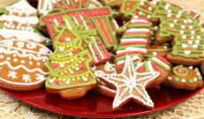 Kodune piparkoogitegu on tore jõulutraditsioon, mis täidab elamise jõululõhnaga ning tekitab koju jõulutunde. Kodused piparkoogid on eriti maitsvad ja väärtuslikud, kui valmistada ka piparkoogitaigen ise. Muidugi on kõige vahvam nii suurte kui väikeste jaoks ise piparkoogiglasuuri tegemine. 