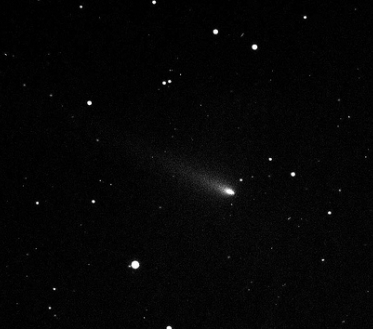 Novembri lõpus möödub Päikesest väga lähedalt komeet ISON, mida selle oodatava erakordse heleduse tõttu sajandi sabatäheks on nimetatud, kuid enneolematu tähelennu asemel võib taevakeha hoopis Päikesesse langedes oma lõpu leida.