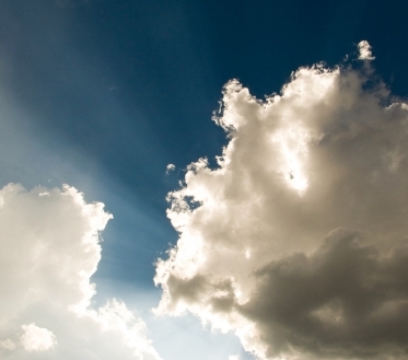 Reede (16.06.) ennelõunal on vähese pilvisusega kuiv ilm. Pärastlõunal on vahelduva pilvisusega ilm ning kohati võib sadada hoovihma.