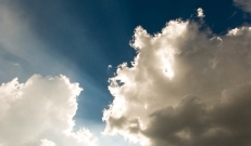 Reede (16.06.) ennelõunal on vähese pilvisusega kuiv ilm. Pärastlõunal on vahelduva pilvisusega ilm ning kohati võib sadada hoovihma.